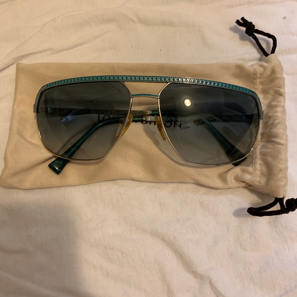 Authentic Louis Vuitton z0167u blue sunglasses